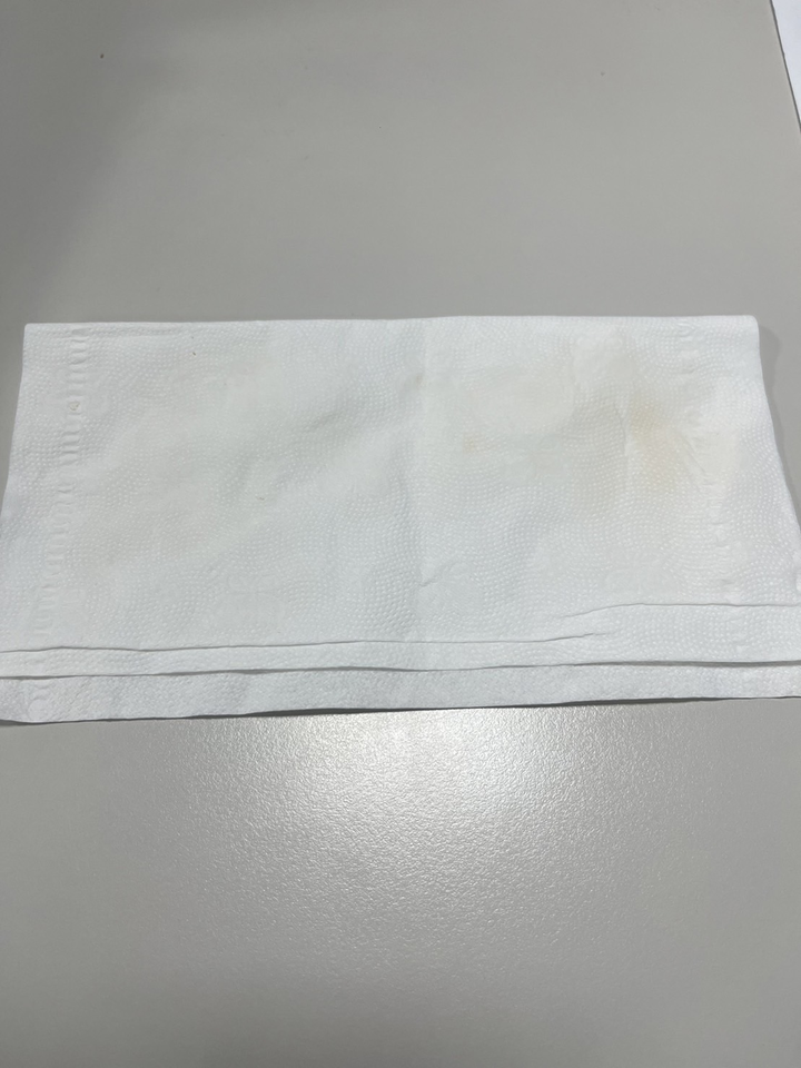 吸油補妝用三層衛生紙就輕鬆搞定