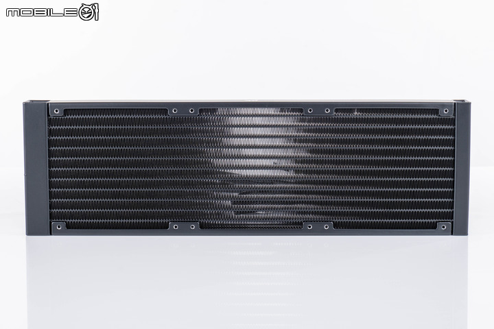 CORSAIR iCUE H150i ELITE LCD XT 360 AIO 水冷散熱器 以更高解熱能力持續穩定效能輸出
