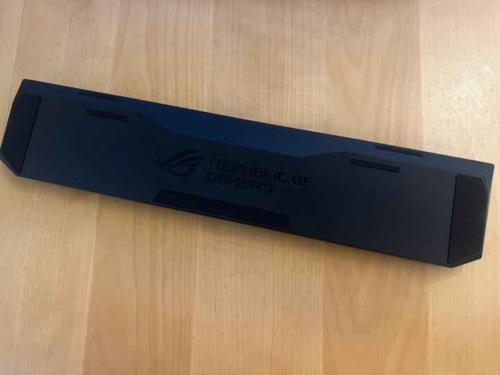 「開箱」ROG GAMING WRIST REST 手腕靠墊