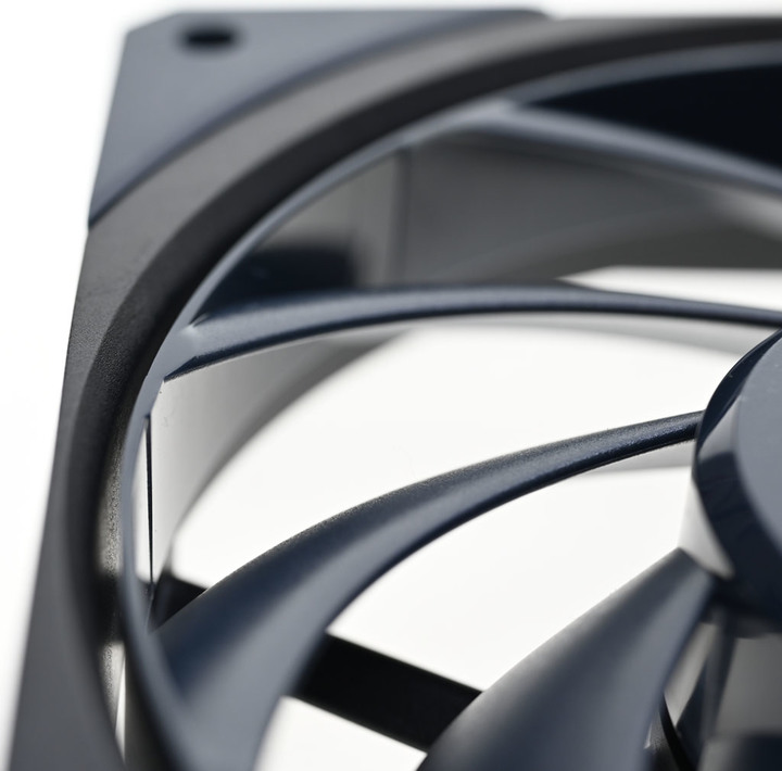 點我看大圖 Cooler Master MOBIUS 120 OC開箱簡測