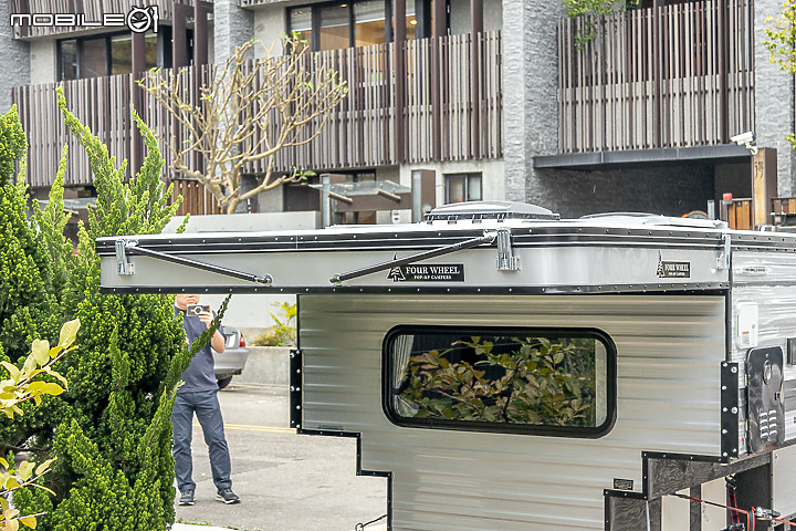 蔣大的 Toyota Tacoma 皮卡 & Four Wheel Campers 露營車廂開櫃紀錄|準備踏上承載式露營車之路!