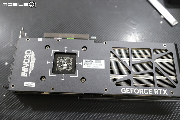 點我看大圖 映眾 INNO3D GEFORCE RTX 4070 Ti X3 雙槽,小體積,強大生產遊戲力,一張滿足