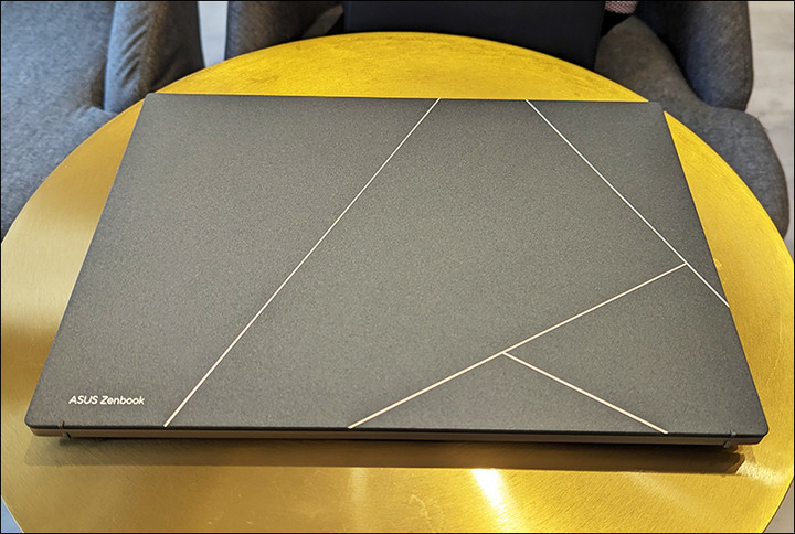[入手紀錄] ASUS UX5304VA三創賞機、開箱