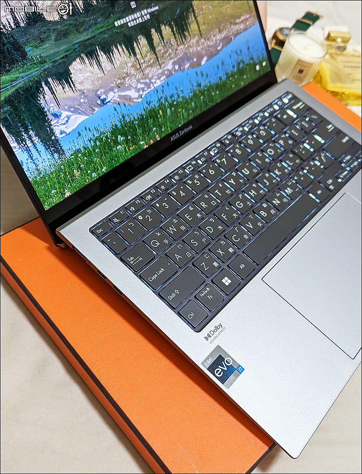ZenBook 001？？！！UX5304好輕筆電