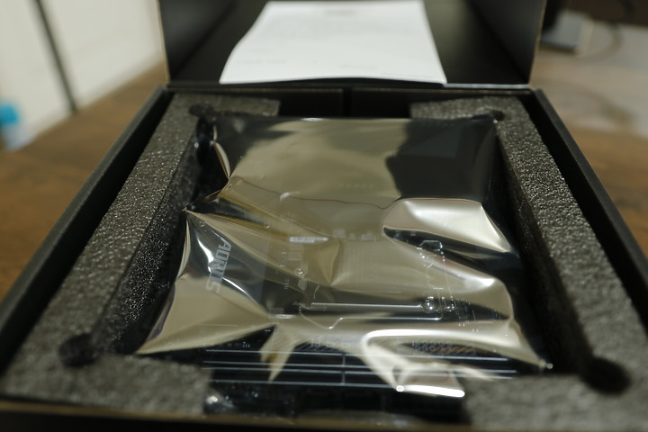 【用純SSD自組NAS】並留下4個槽供隨時擴充 家用SOHO Mini Server ITX？廢話跟圖一樣多