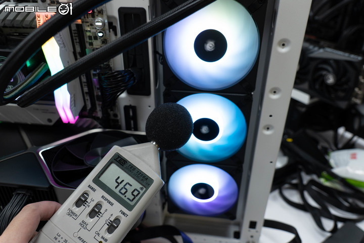CORSAIR iCUE H150i ELITE LCD XT 360 AIO 水冷散熱器 以更高解熱能力持續穩定效能輸出