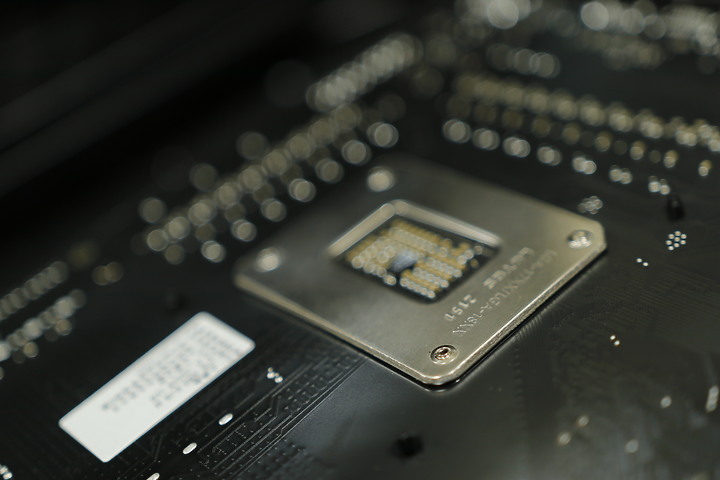 萬元內的誠意之作。由不可描述的 GIGABYTE 技嘉科技 帶來的 【Z790 AORUS ELITE AX】高品質主機板