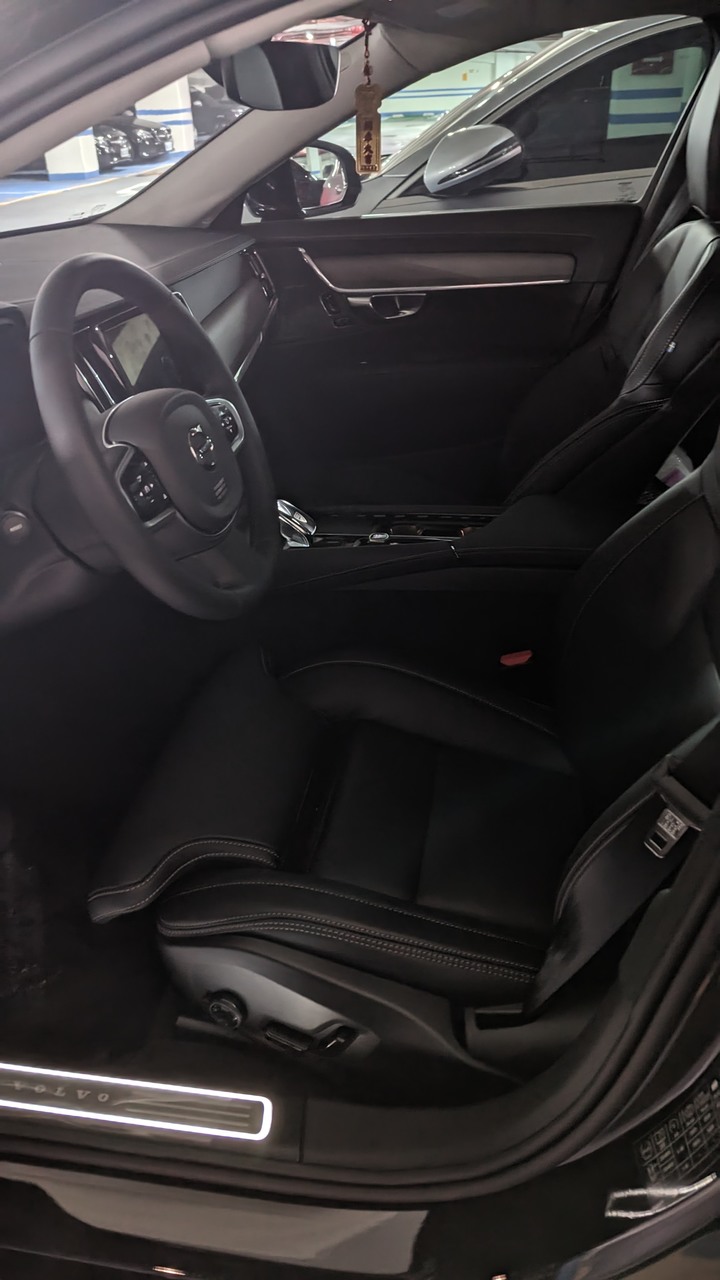 (2025/1/11可使用有線Android Auto) 公主、夫人, 今晚你想坐豪華經濟艙去哪裡-Volvo S90 B4 Inscription正式開箱 - 含外觀/內裝/功能及Android Automotive介紹