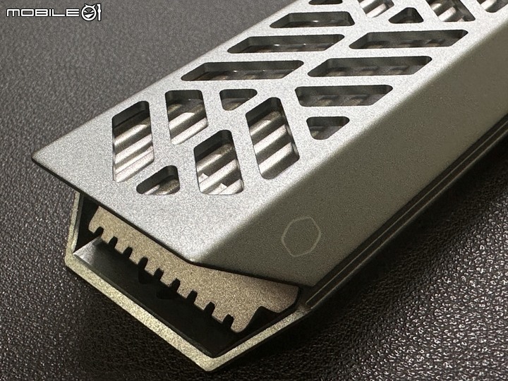 工具全免!酷碼 Oracle Air NVME M.2 SSD 外接盒