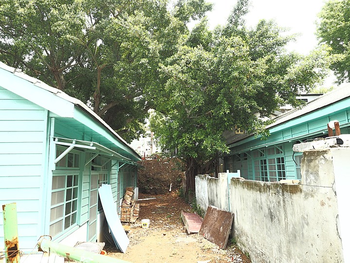 北投 中心新村與舊雙溪河步道 — 全臺唯一溫泉軍醫系統眷村，附掛市區內大片青翠稻田