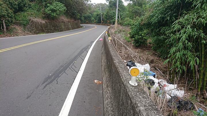 2023-05-13-協助查緝在縣道148亂丟垃圾的傢伙,費用分別各1200元。