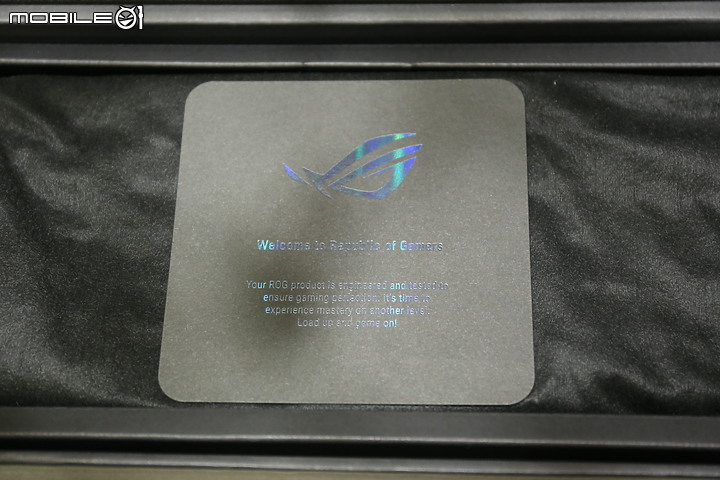 結合頂尖技術的客製化鍵盤|ROG Azoth不專業開箱測試