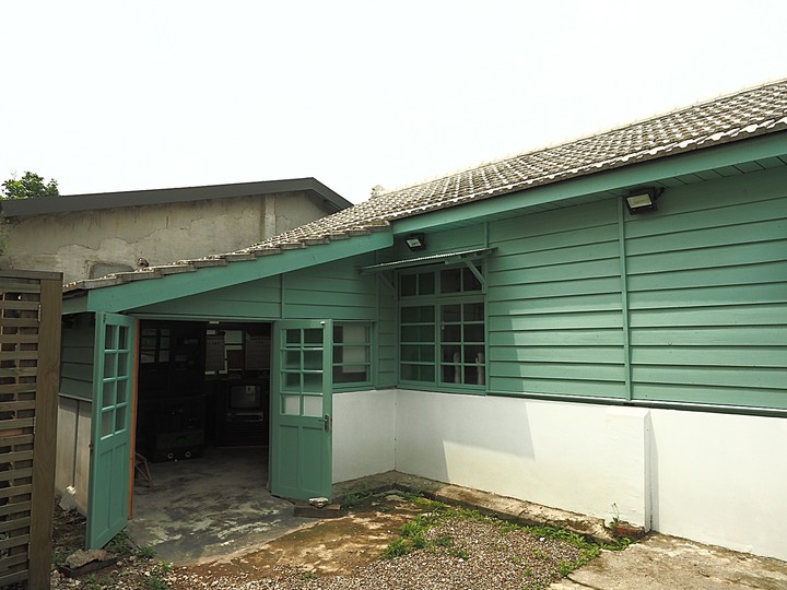 北投 中心新村與舊雙溪河步道 — 全臺唯一溫泉軍醫系統眷村，附掛市區內大片青翠稻田
