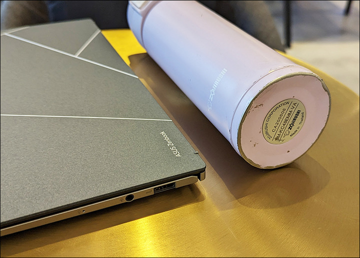 [入手紀錄] ASUS UX5304VA三創賞機、開箱