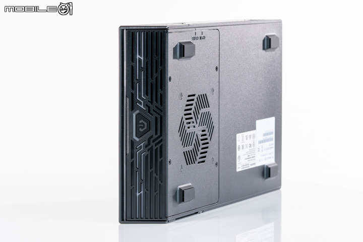 ASUSTOR FLASHSTOR 12 Pro FS6712X NAS 開箱實測 10G 網路搭配全 SSD 配置提供高速存取快感