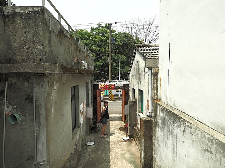 北投 中心新村與舊雙溪河步道 — 全臺唯一溫泉軍醫系統眷村，附掛市區內大片青翠稻田