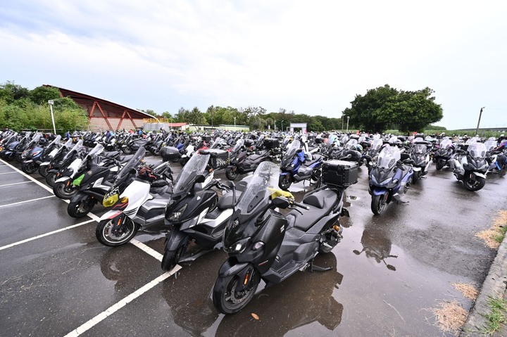 點我看大圖 好久沒有騎長途活動筋骨了,SYM重車大會師好讚!