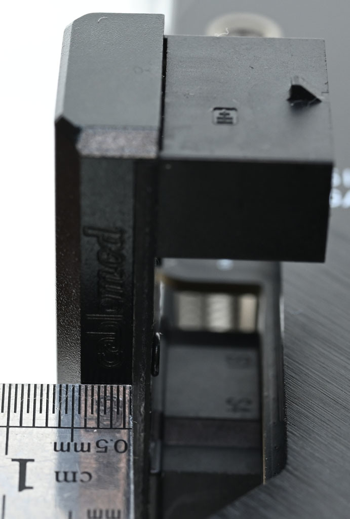 點我看大圖 CableMod 180度12VHPWR轉接頭(B款)開箱測試