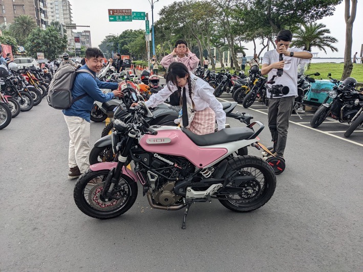 海絲瓜白箭黑箭401算是少數CP值、顏值兼具的歐系復古車吧?