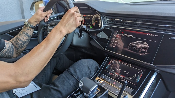 雙重感受一次滿足 - Audi Q系列暨 e-tron 越野駕馭體驗營