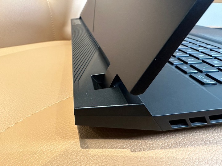 滿血老鷹 技嘉AORUS 17 BSF分享