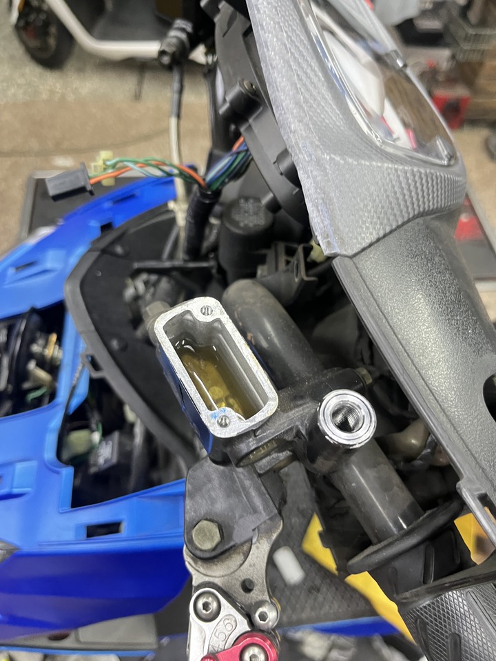 DIY雷霆王180剎車系統保養及輪胎更換