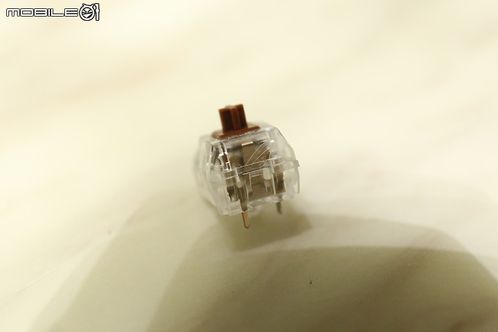 結合頂尖技術的客製化鍵盤|ROG Azoth不專業開箱測試