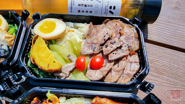 【臺南美食】低卡餐也可以很澎湃,蒸烤烹調方式保留營養和美味,直接LINE點餐,加入LINE會員享會員價~易立低卡餐 - 南人幫