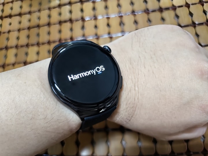 華為 HUAWEI Watch 4陸版入手，可以完整測試心電圖，微健檢等功能