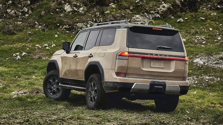 Lexus同步發表兩款大SUV: TX & GX