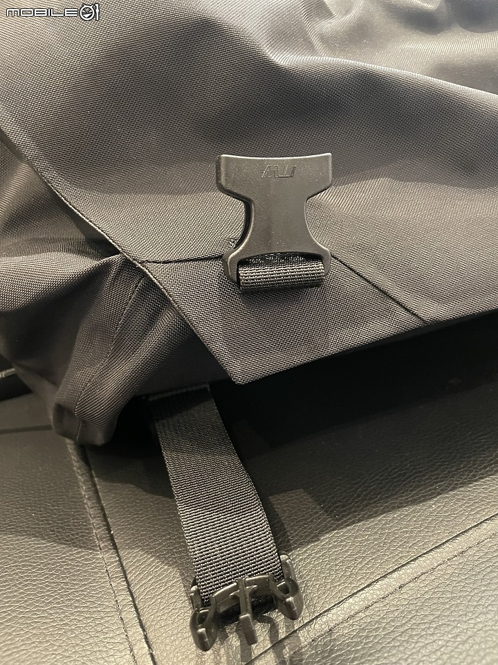 Arc'teryx Leaf 軍鳥 COURIER BAG 15 郵差包 詳細測試