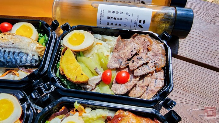 【臺南美食】低卡餐也可以很澎湃,蒸烤烹調方式保留營養和美味,直接LINE點餐,加入LINE會員享會員價~易立低卡餐 - 南人幫