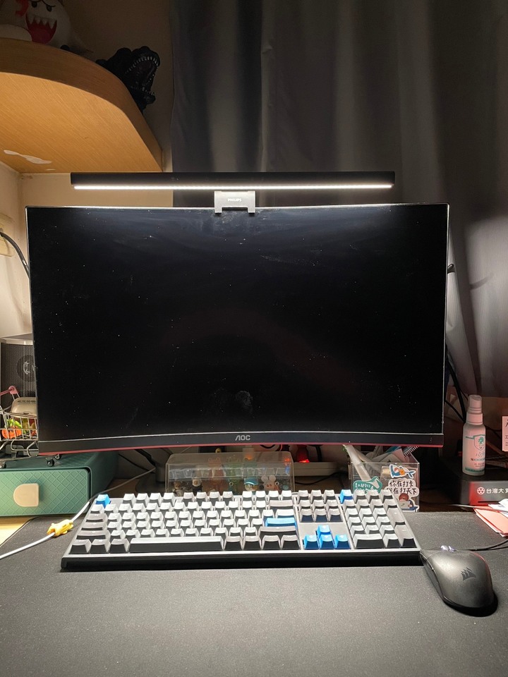 螢幕掛燈選擇 philips vs. BenQ