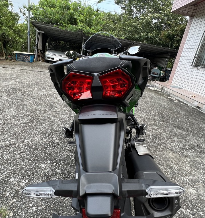 點我看大圖 2023 kawasaki H2 SX SE 微開箱