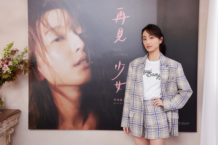 現在女星當花瓶 是不是比較容易被淘汰?
