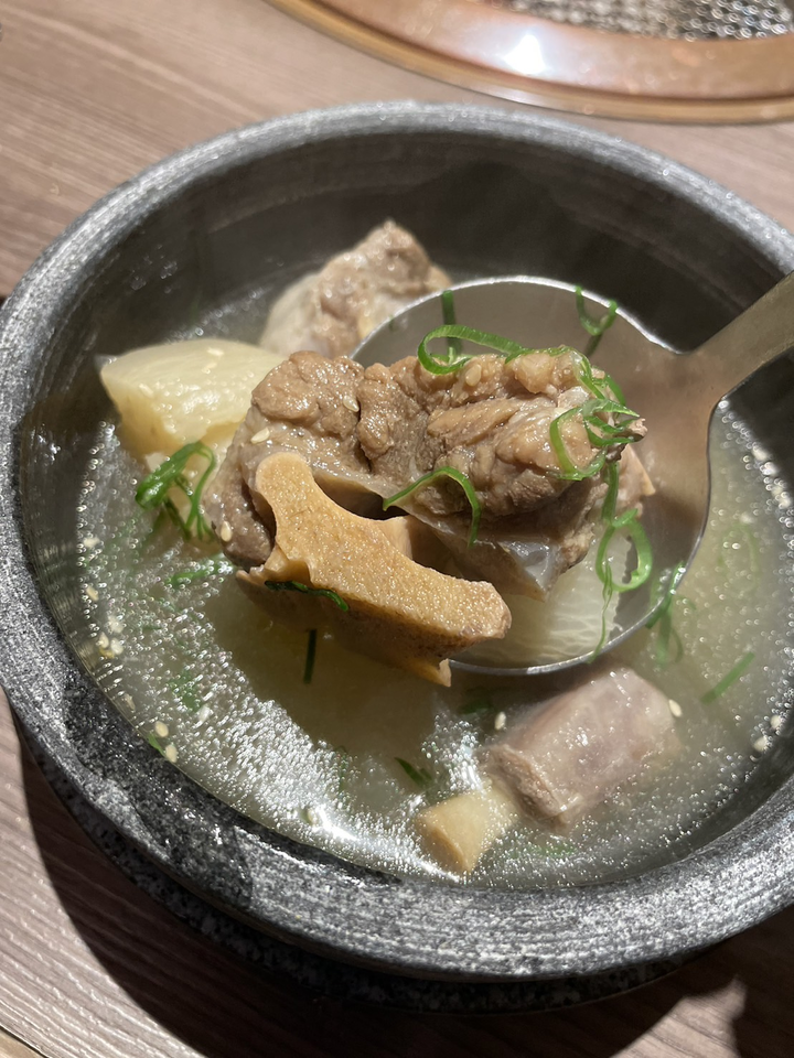 【食記】A5和牛高級饗受一次滿足 日本和牛燒肉專賣 橘焱胡同集團 一牛楽 貼心代烤