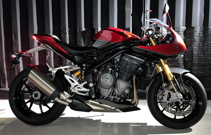 凱旋SPEED TRIPLE 1200 RR這麼帥怎麼沒人討論？
