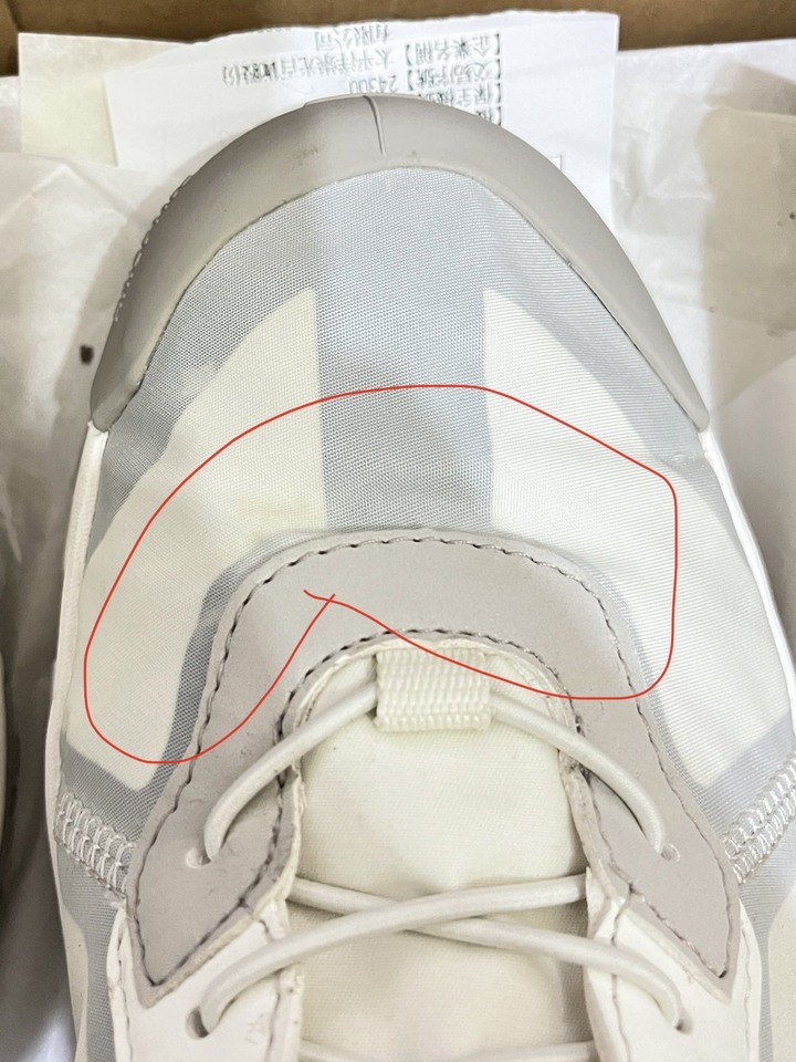 剛買兩天的Palladium 鞋子脫膠,官方回覆正常現象?