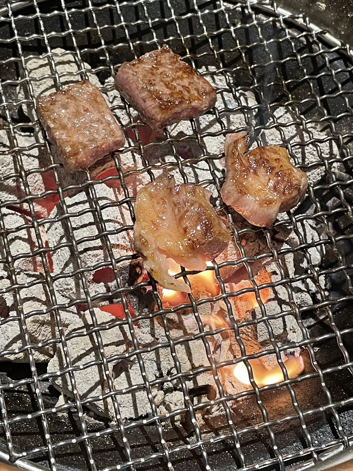 【食記】A5和牛高級饗受一次滿足 日本和牛燒肉專賣 橘焱胡同集團 一牛楽 貼心代烤