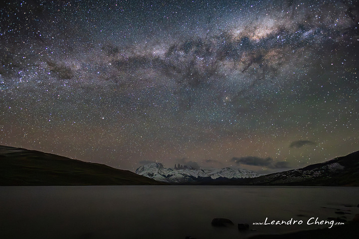 點我看大圖 銀河 - 秋末初冬的Patagonia