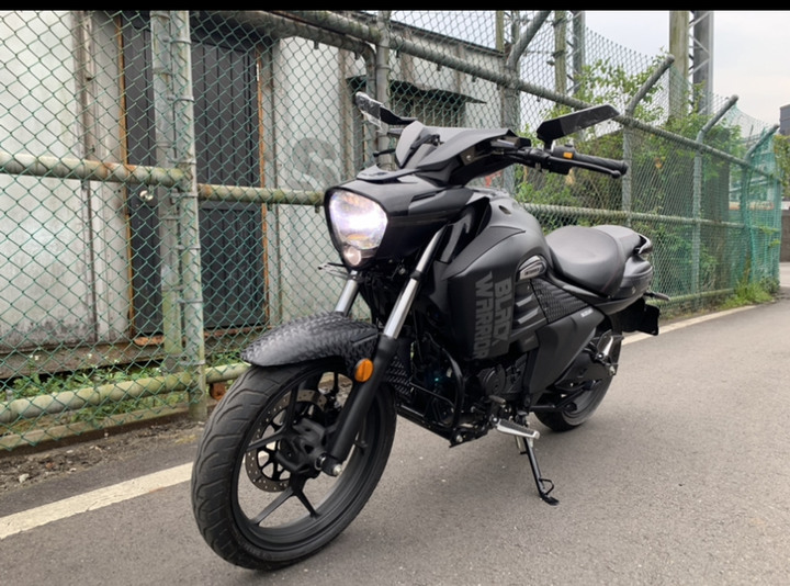 Suzuki intruder 入侵者155 (白牌美式機車化身小惡魔風)