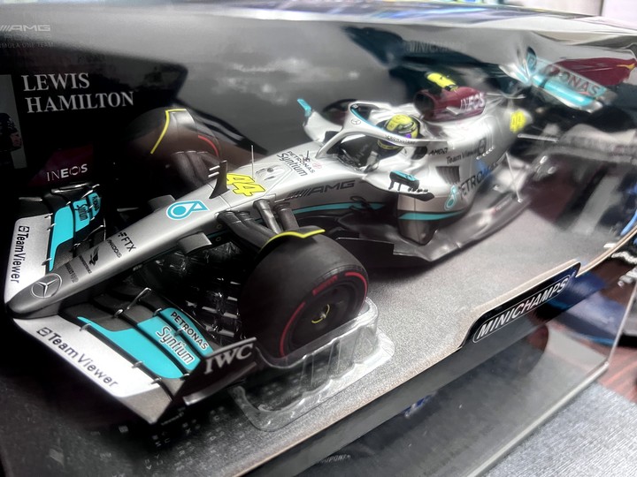[開箱]F1 2022 1/18 MINICHAMPS L.HAMILTON MERCEDES-AMG W13 SPANISH GP