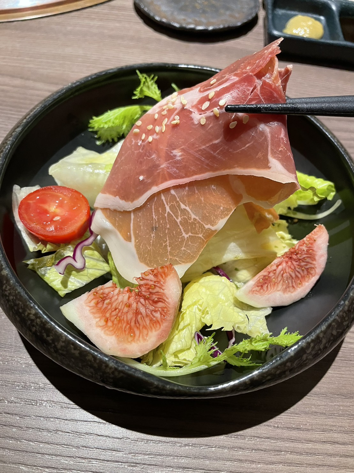 【食記】A5和牛高級饗受一次滿足 日本和牛燒肉專賣 橘焱胡同集團 一牛楽 貼心代烤