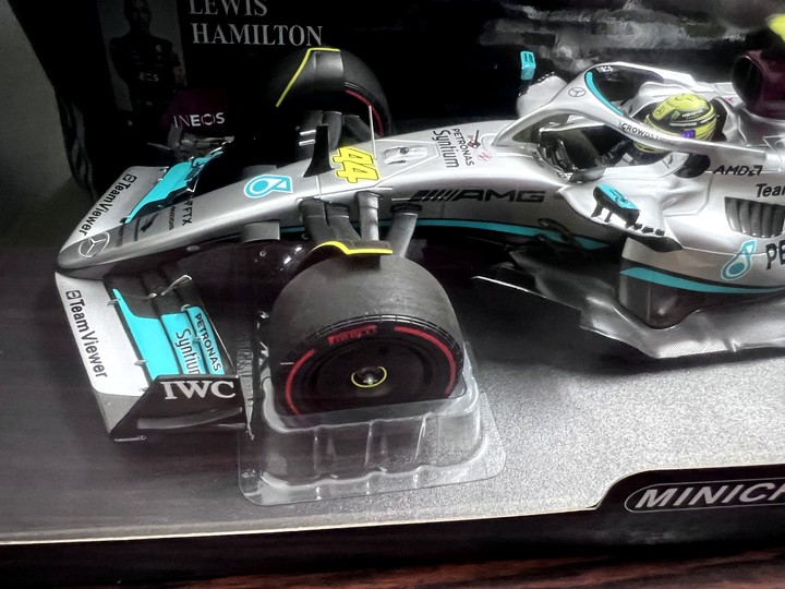 [開箱]F1 2022 1/18 MINICHAMPS L.HAMILTON MERCEDES-AMG W13 SPANISH GP
