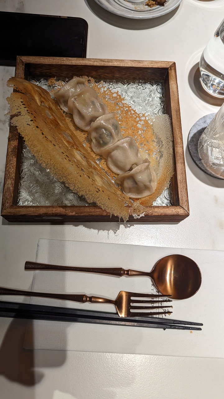 一碗250元的滷肉飯, 以及一場遲來四十年的同學會的聚餐餐廳 - 小後苑Backyard Jr.大直店