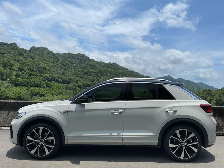 還是扎實的福斯最對味,GOLF V升級T-Roc 330 R-Line
