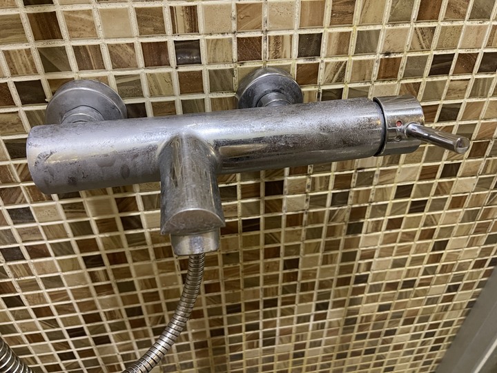 水怎麼從蓮蓬頭出來