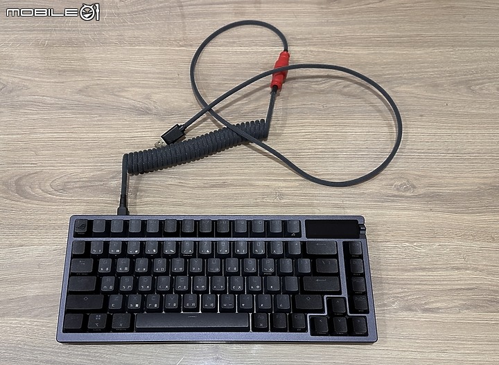 開箱 ROG 信仰 Azoth 75% 客制三模鍵盤