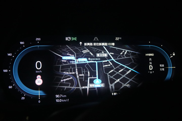 誰說顧家的男人不能叛逆一點？ Volvo V60 T8 Recharge跑麗寶賽道