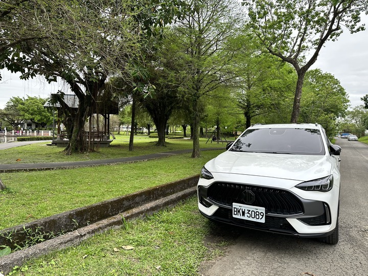 MG HS PHEV 讓我愛上開車